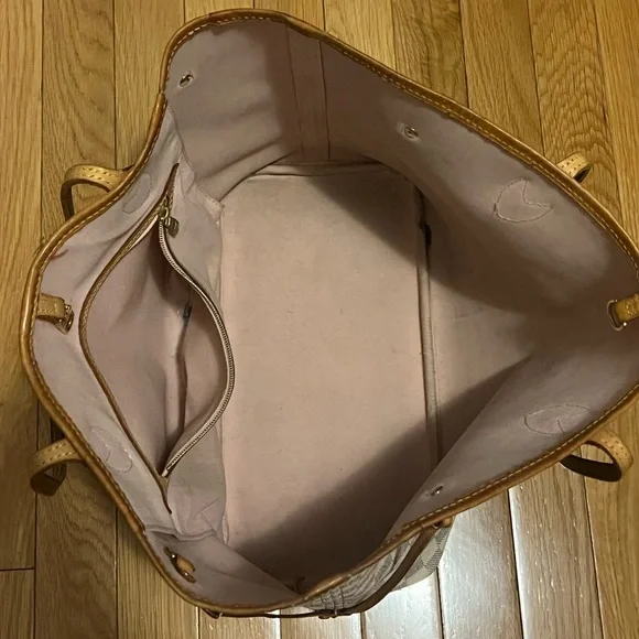 Louis Vuitton Neverfull MM - Picture 10 of 15